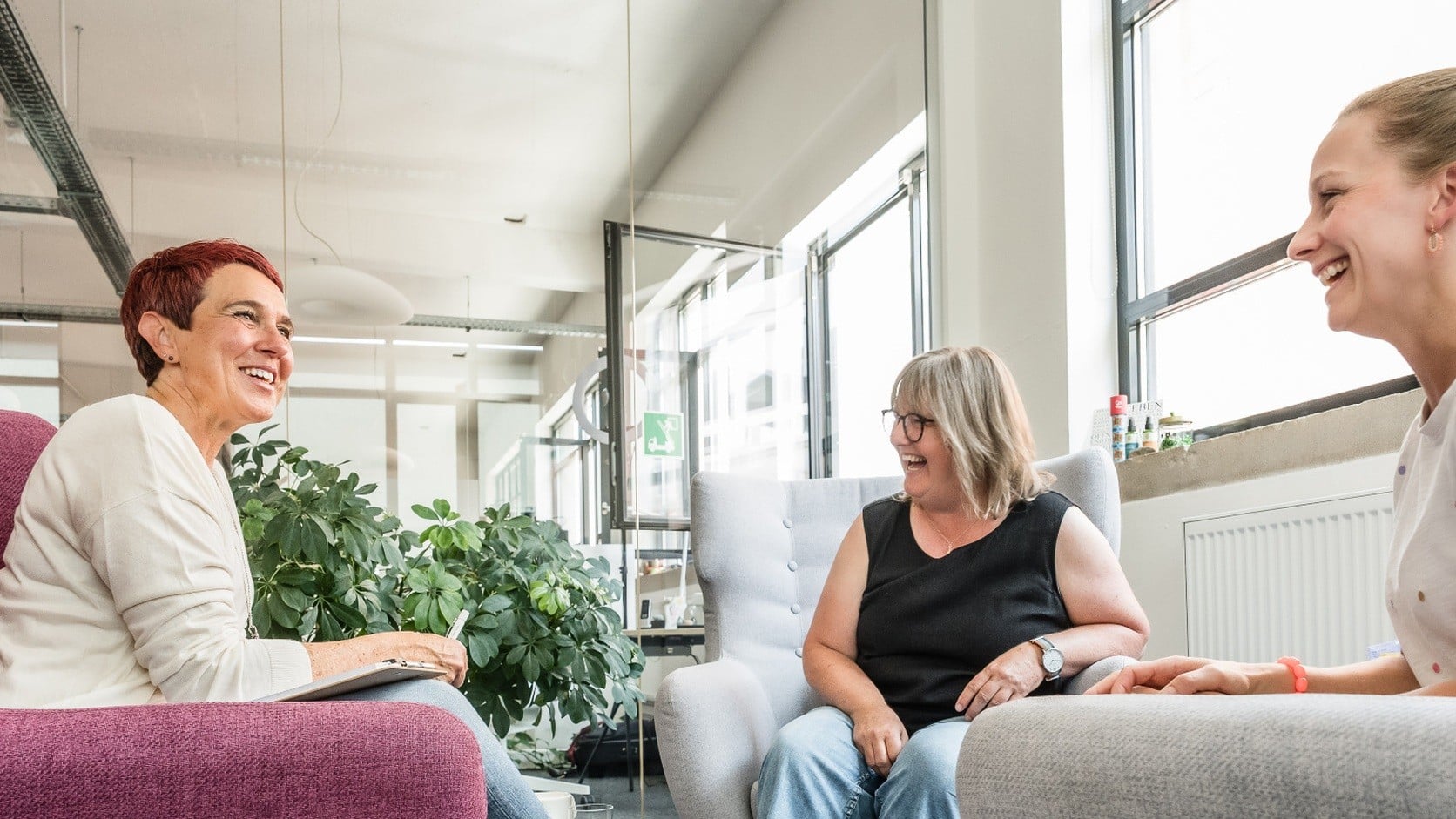 Nadine Pötz im gemeinsamen Coaching mit zwei Führungskräften.